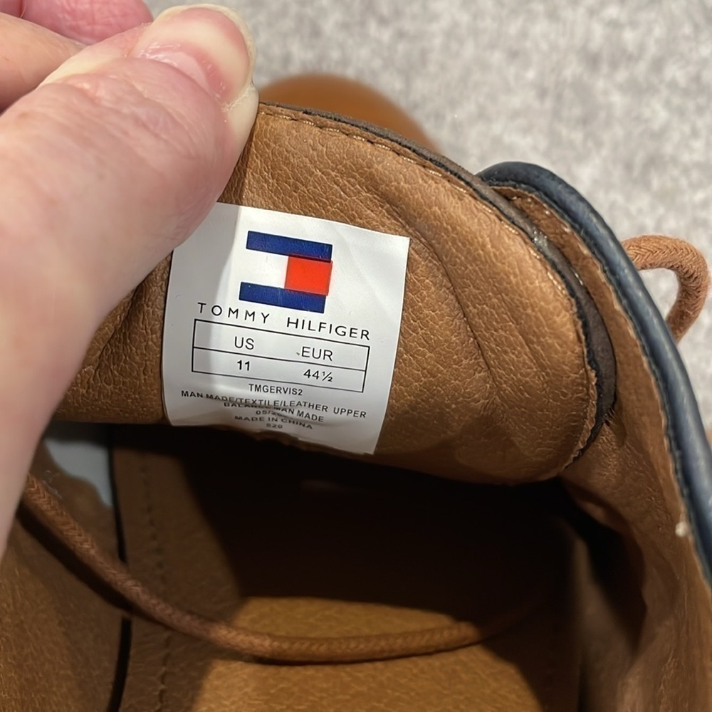 NWB Men’s Tommy Hilfiger dark natural Dante shoe. Size 11M. - Picture 6 of 7